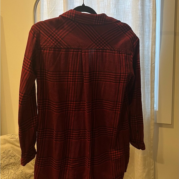 Aritzia Wilfred free red flannel button down tunic - Picture 4 of 4